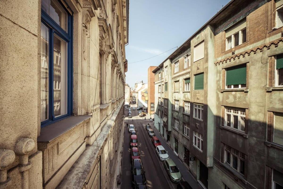 Brand New Studio With Aircon In The Center Budapest Esterno foto